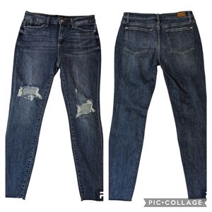 Judy Blue Distressed Skinny Fit Jeans Dark Wash Raw Hem Actual Waist 31" X 27"